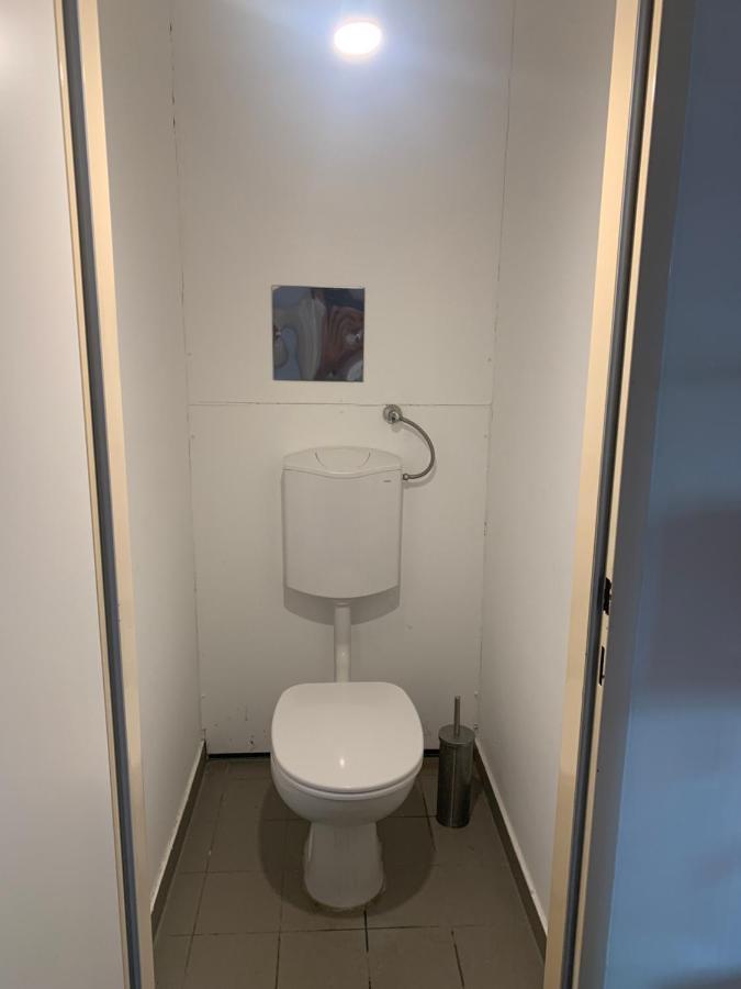 Sehr Schone Zimmer 1 In Wien Favoriten Ngoại thất bức ảnh